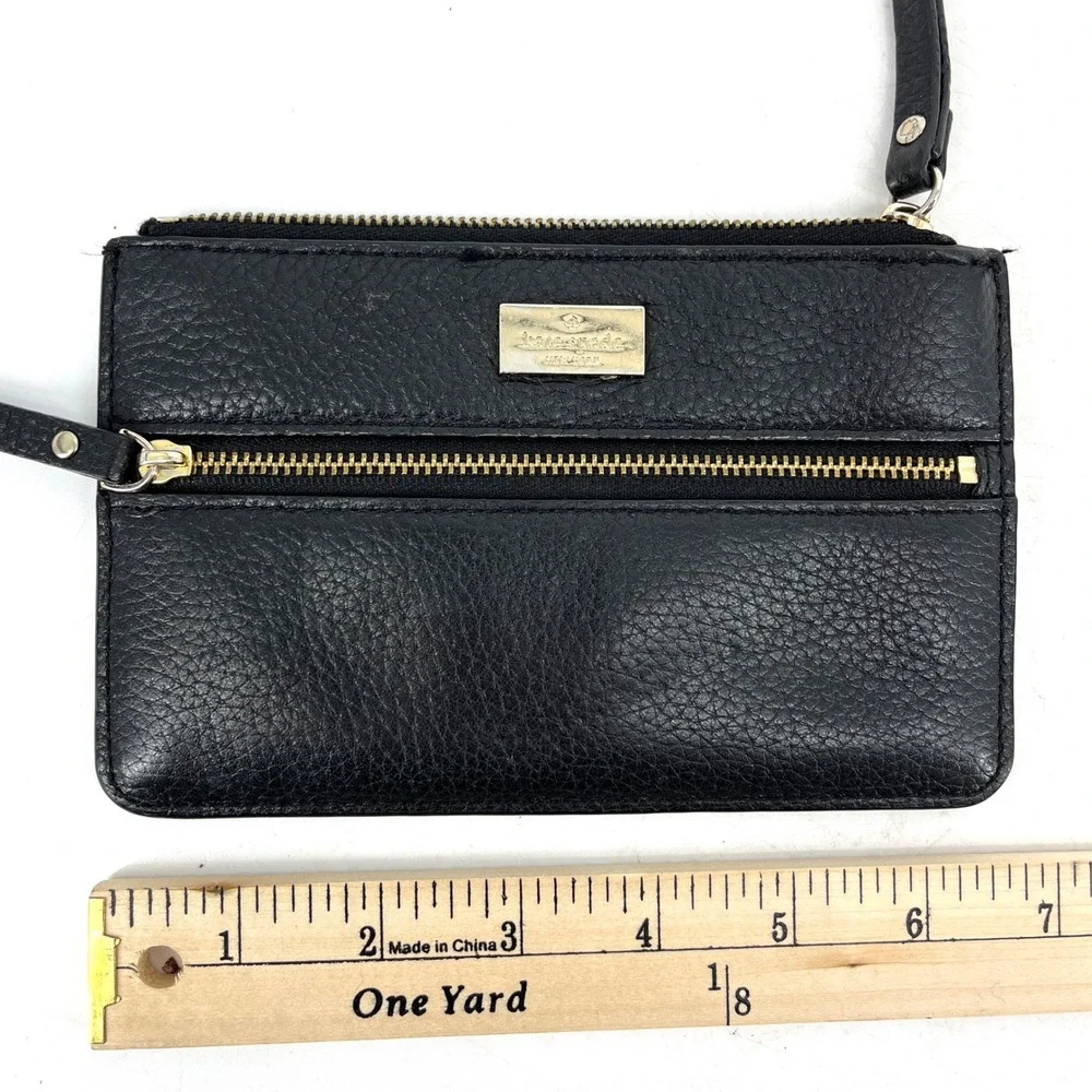 Kate Spade New York Highland Place‎ Black Leather Wristlet Gold Tone Logo